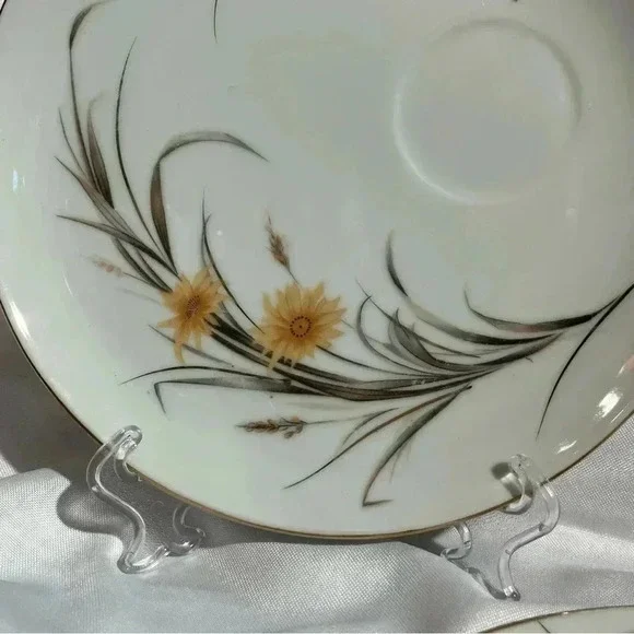 Vintage 1950s Napco China Hand Painted Wheat Flower Snack Plate and Tea Mug Set - Picture 3 of 7